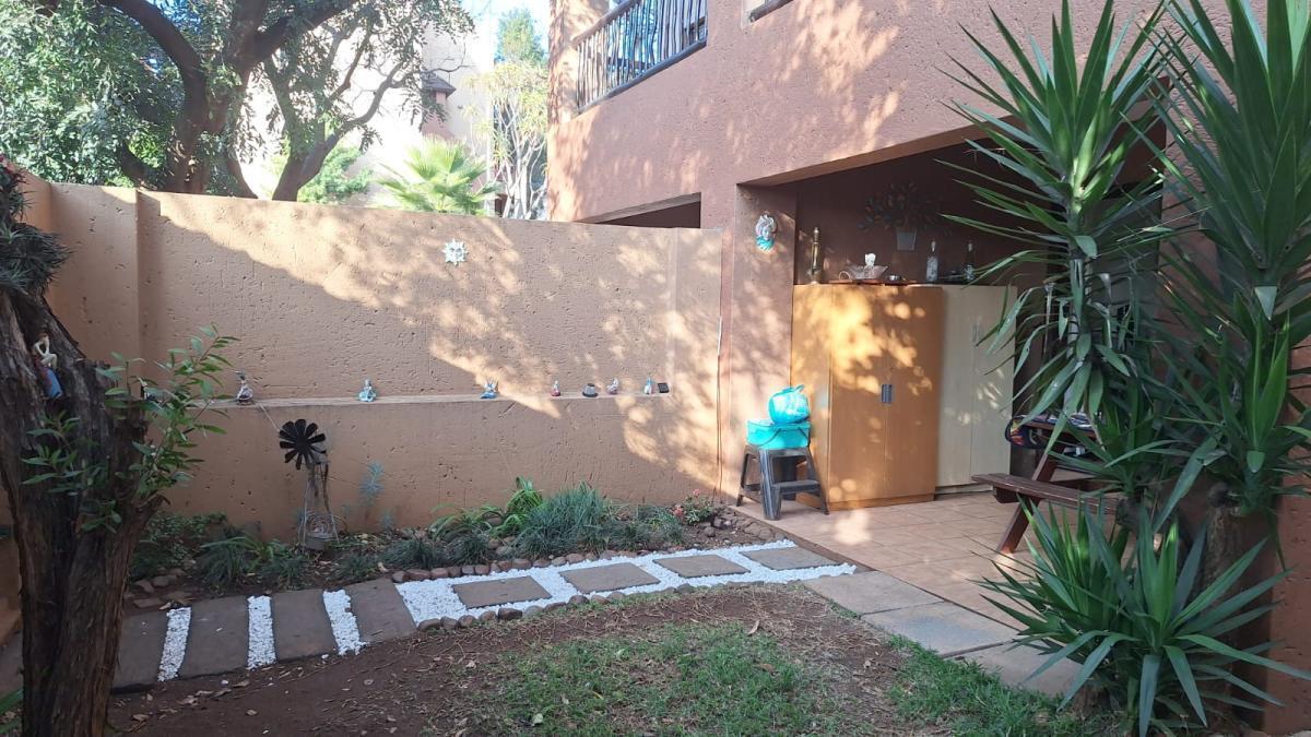 1 Bedroom Apartment in Douglasdale