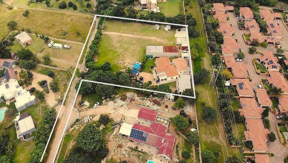 10 Bedroom House in Blue Hills