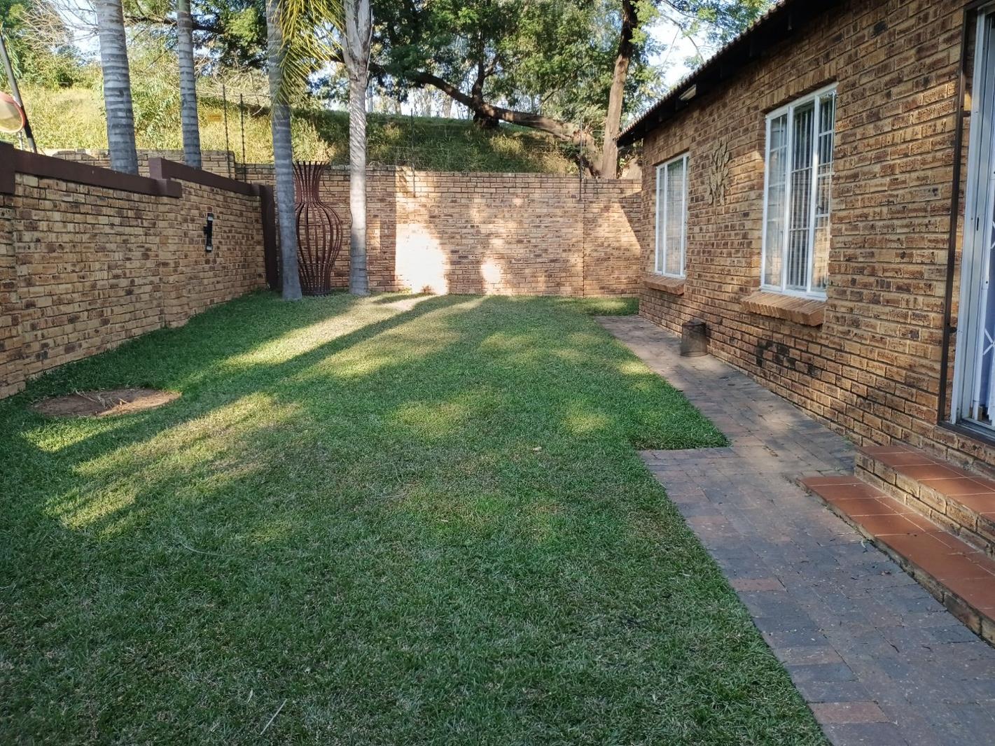 3 Bedroom Townhouse in Wilgeheuwel