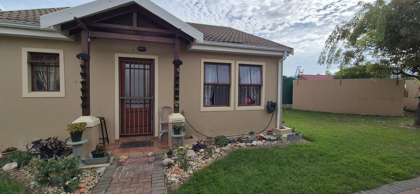 2 Bedroom Townhouse in Strand South