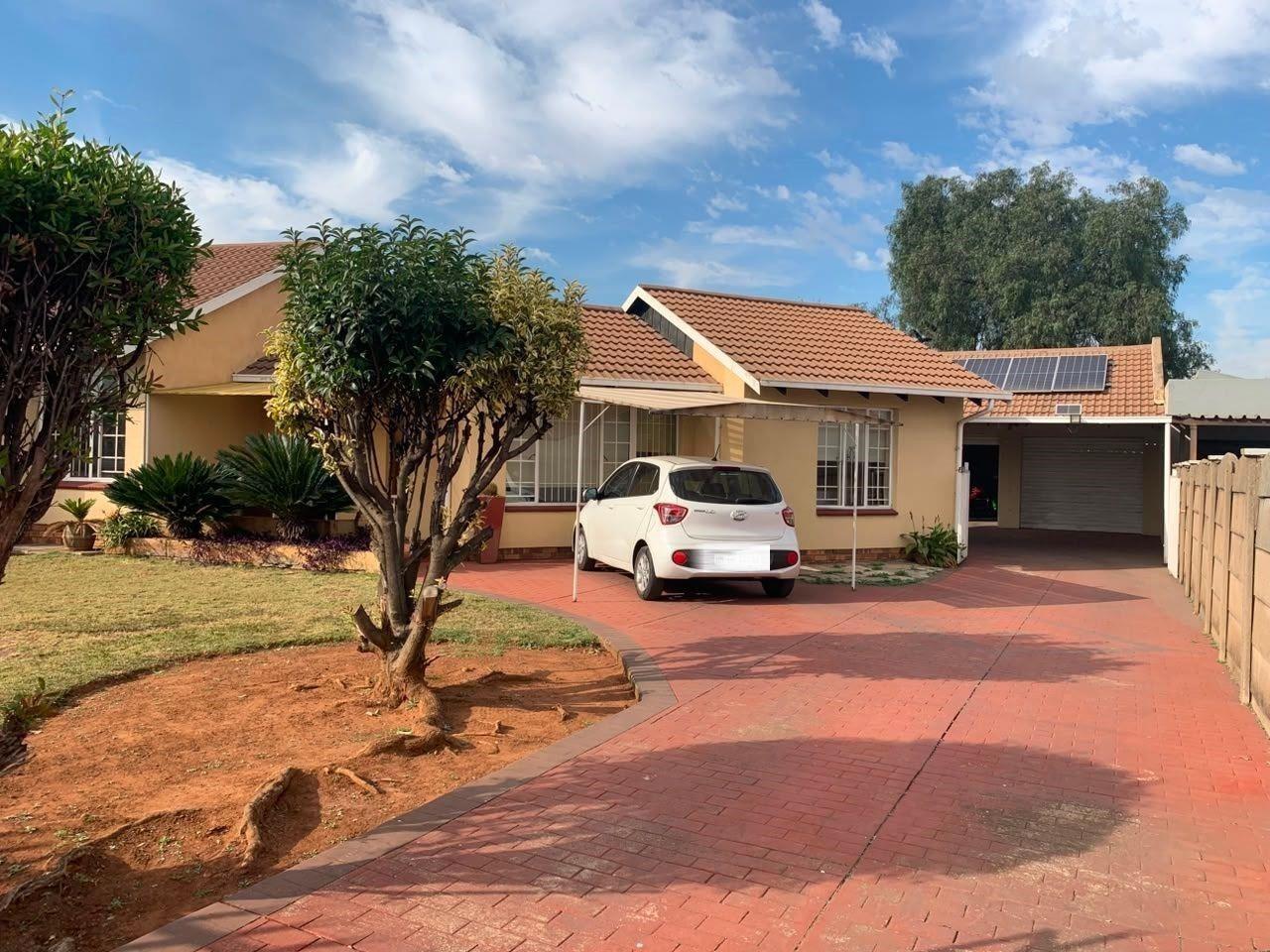 3 Bedroom House in Leondale