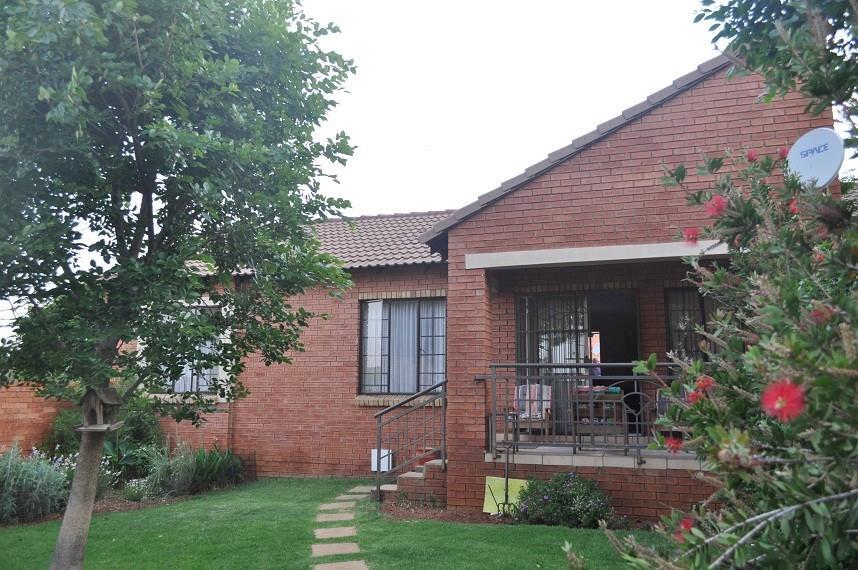 2 Bedroom Simplex in Moreleta Park
