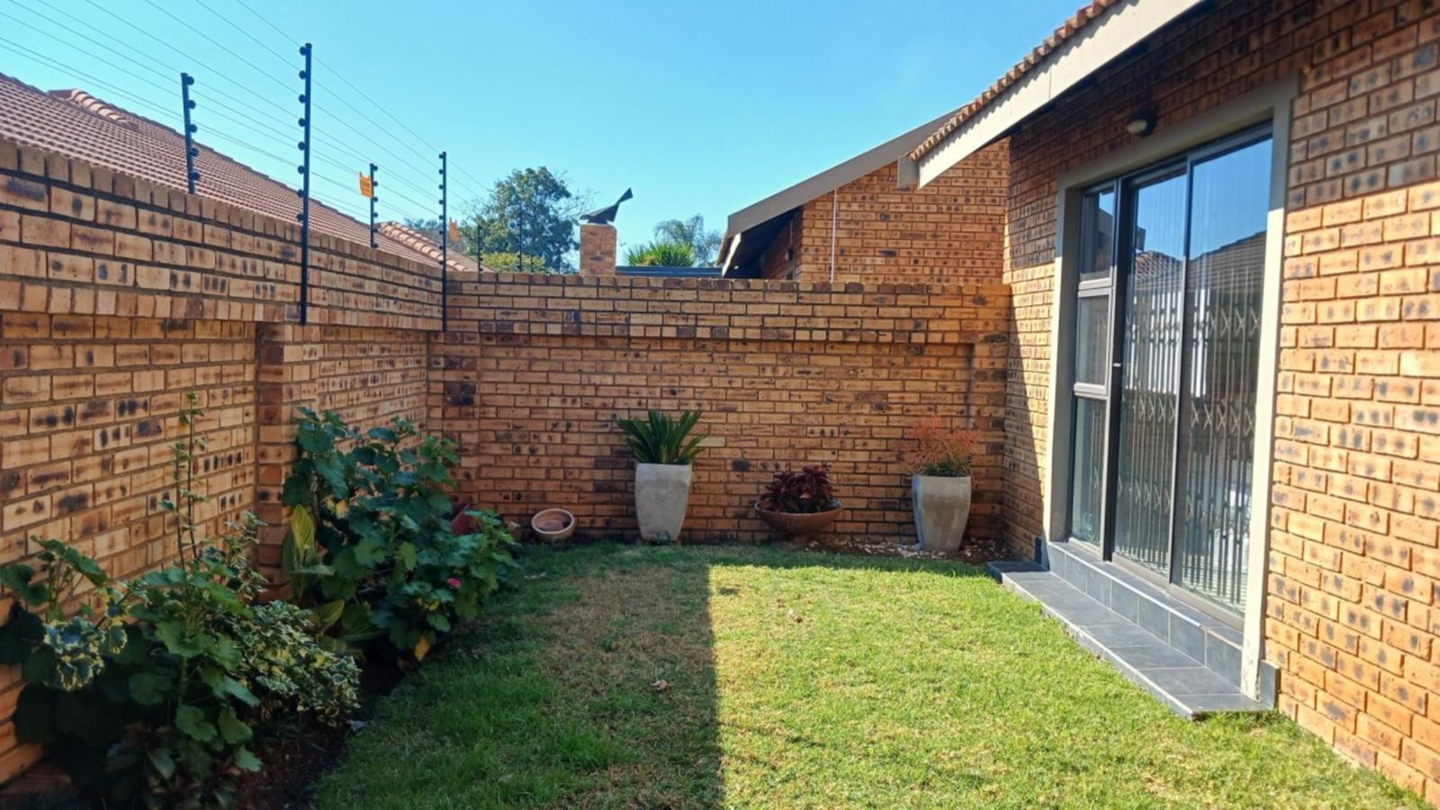 3 Bedroom Cluster in New Redruth
