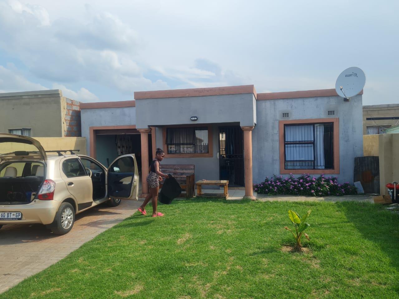 2 Bedroom House in Magagula Heights