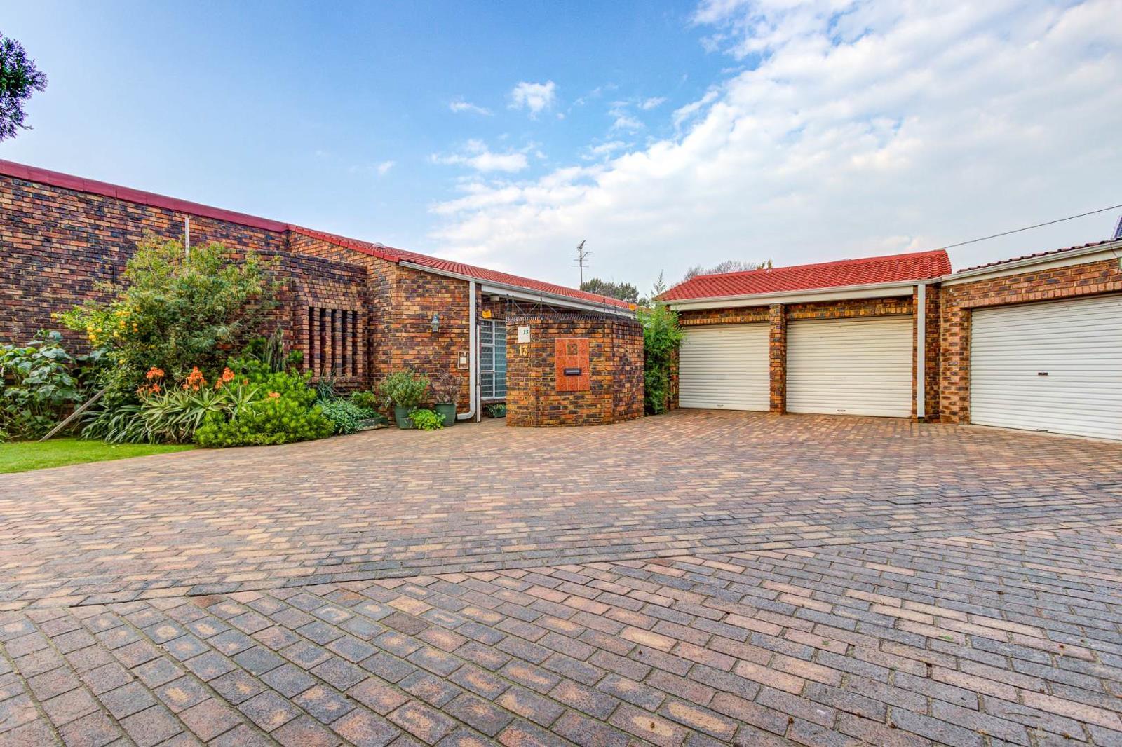 3 Bedroom House in Lakefield