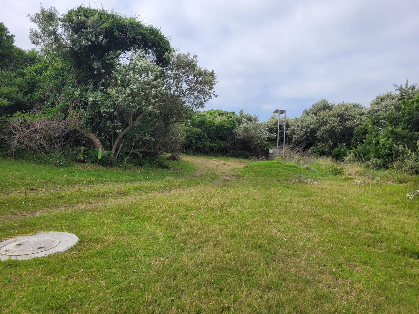 655 m² Land available in Cove Rock