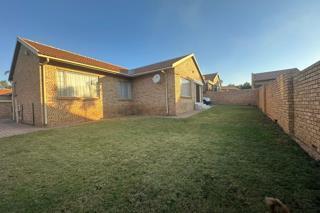 3 Bedroom House in The Reeds