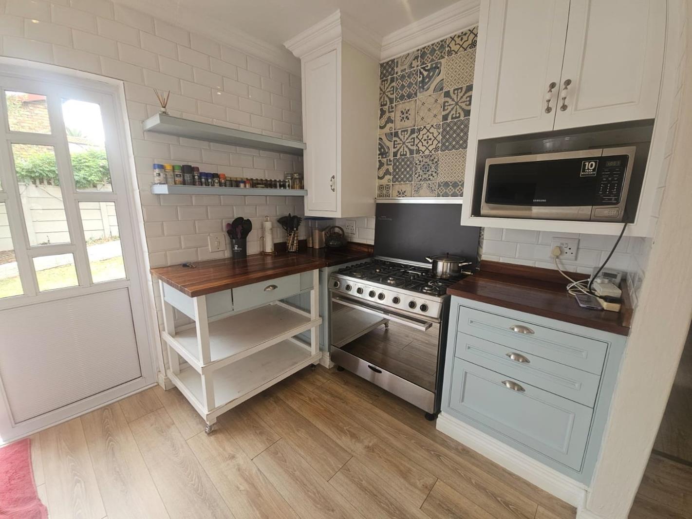 4 Bedroom House in Bromhof