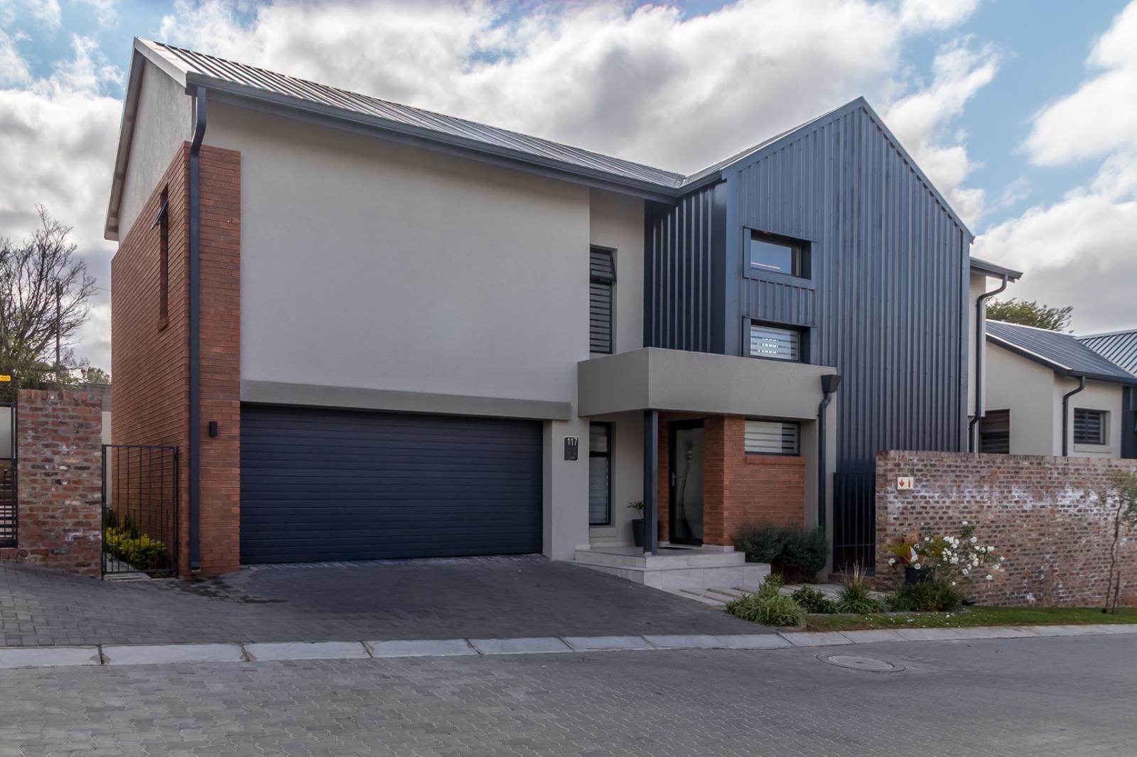 3 Bedroom House in Carlswald Estate