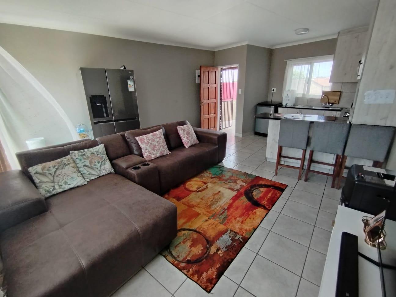 2 Bedroom Townhouse in Mondeor