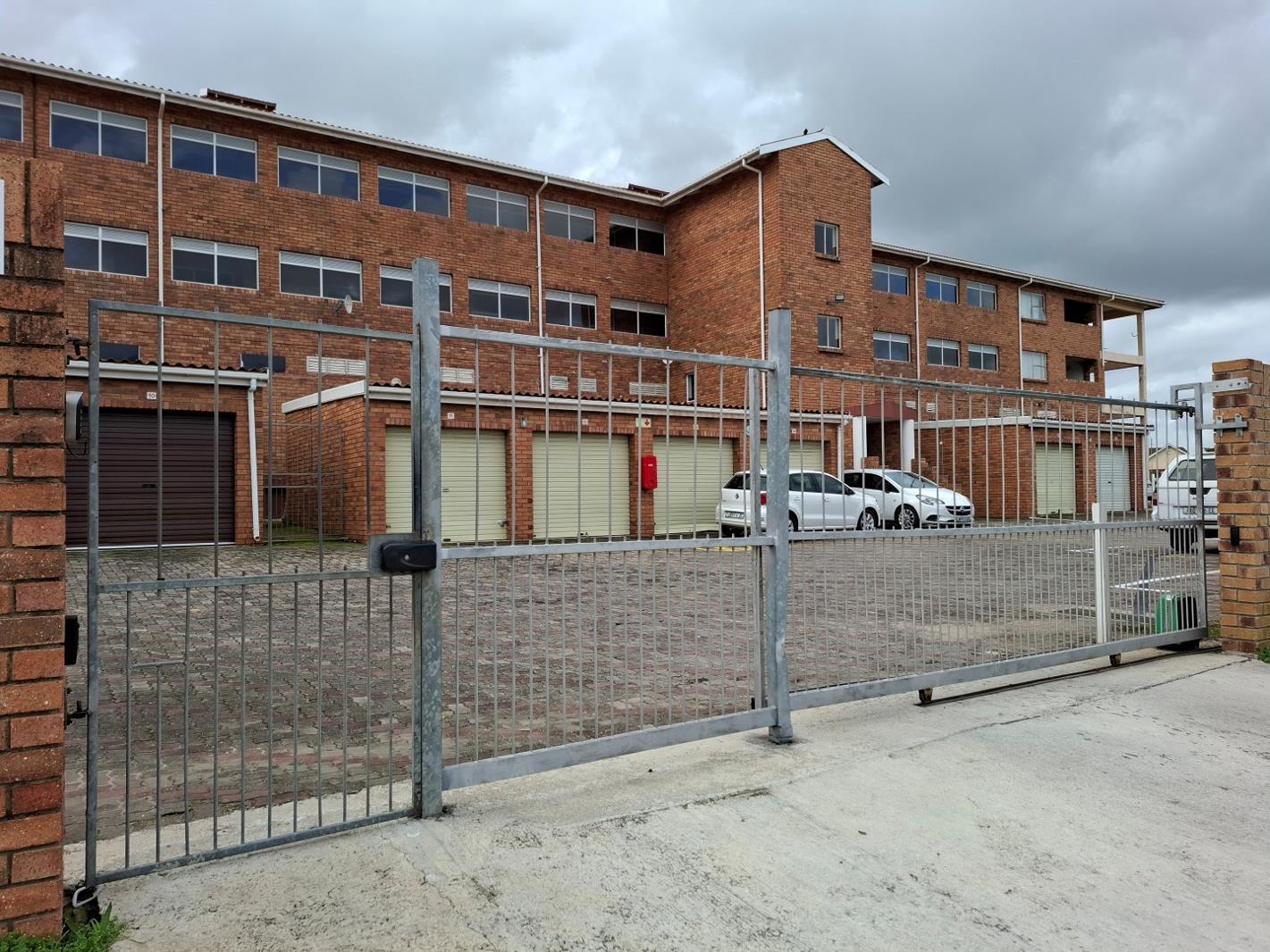 3 Bedroom Apartment in Rowallan Park