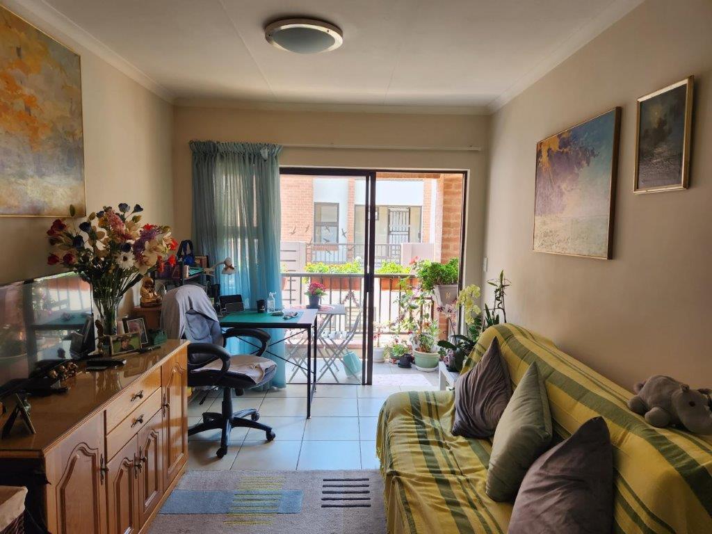 1 Bedroom Apartment in Douglasdale