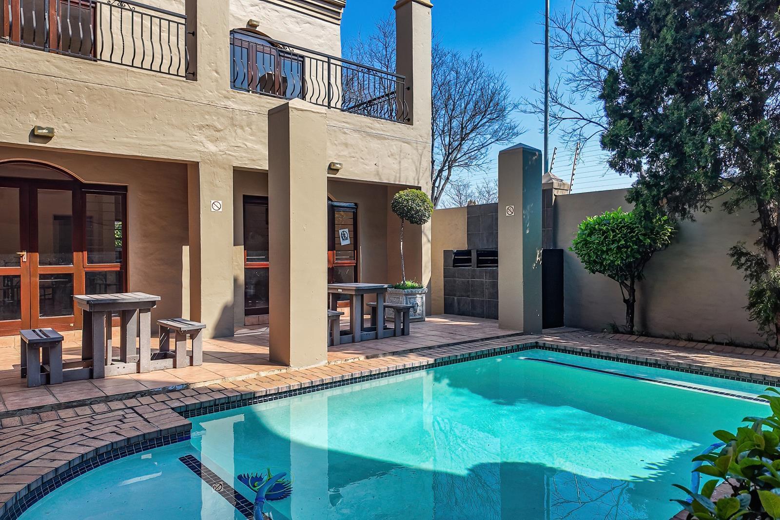 2 Bedroom Apartment in Pineslopes
