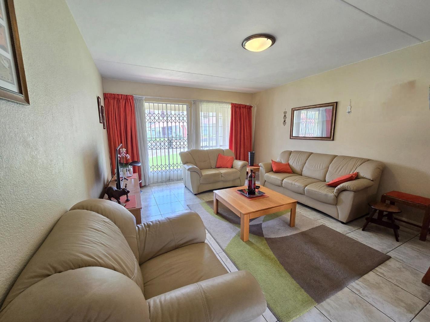 2 Bedroom Apartment in Oakdene
