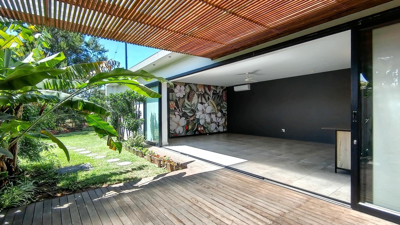 3 Bedroom Simplex in Sheffield Beach