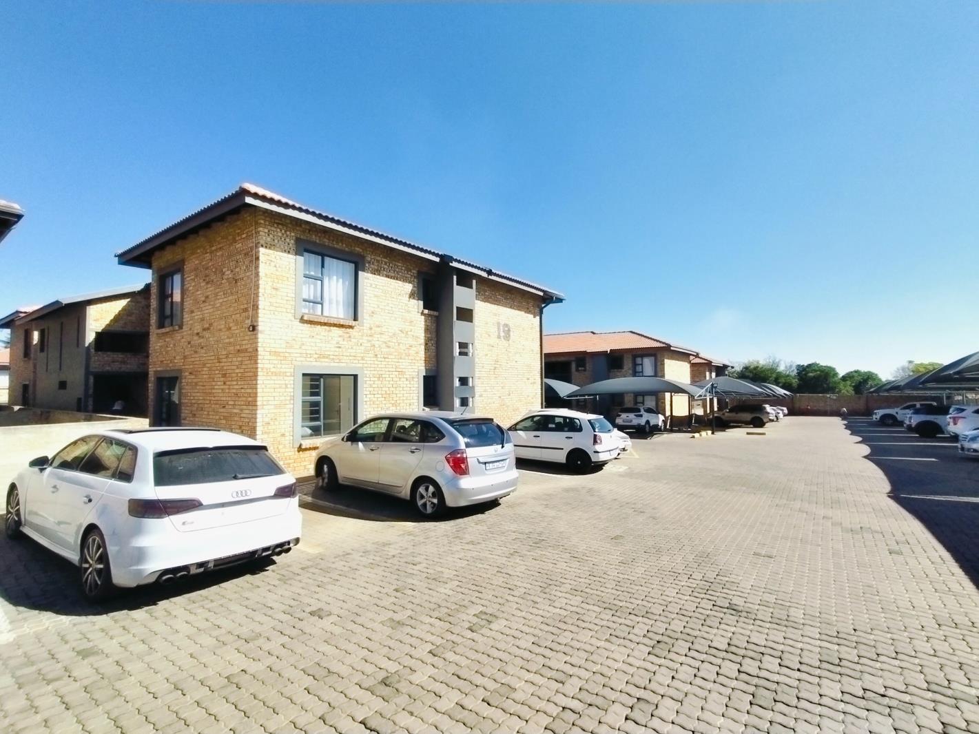 3 Bedroom Apartment in Rynfield AH