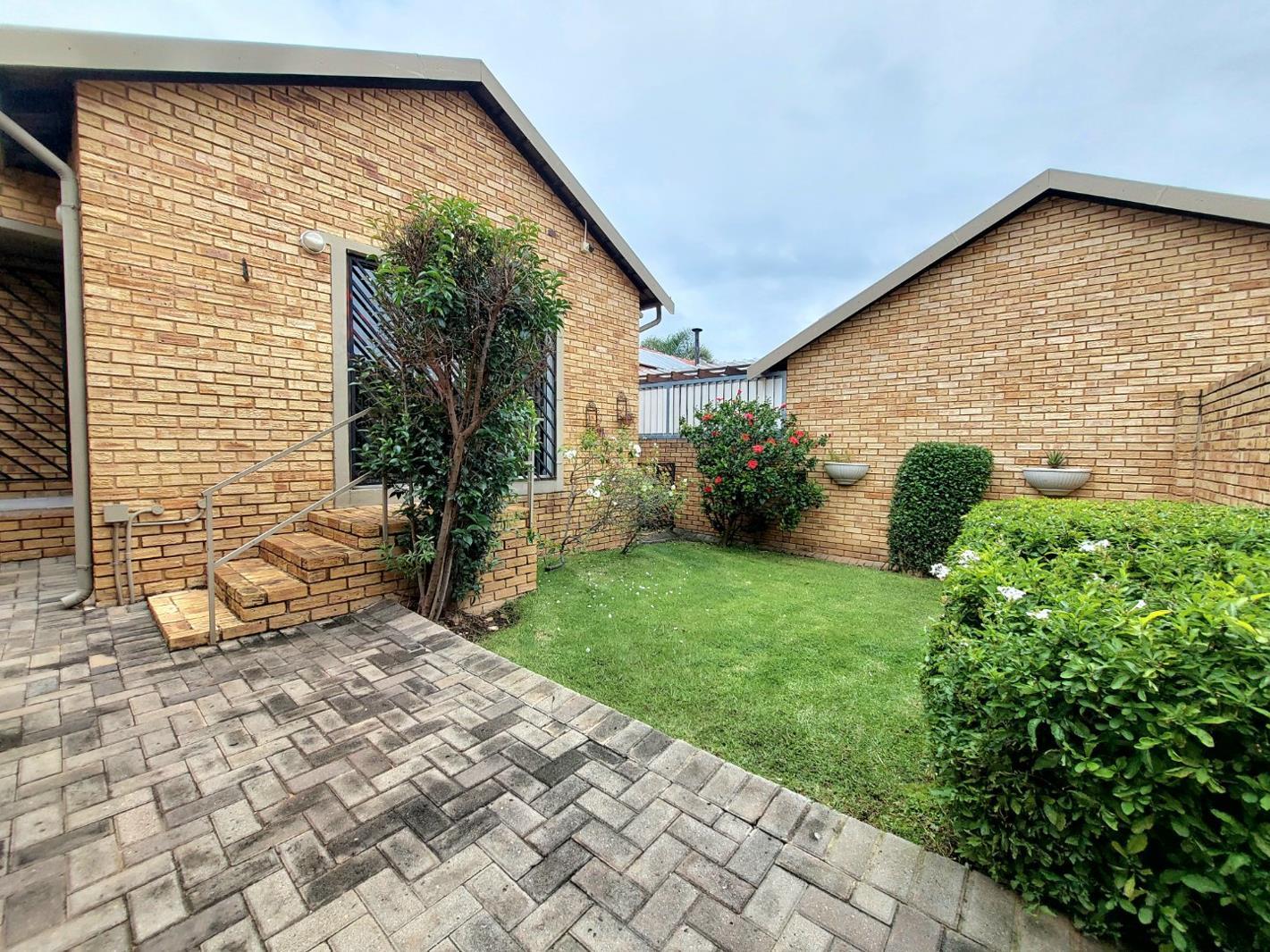 3 Bedroom Townhouse in Wilgeheuwel