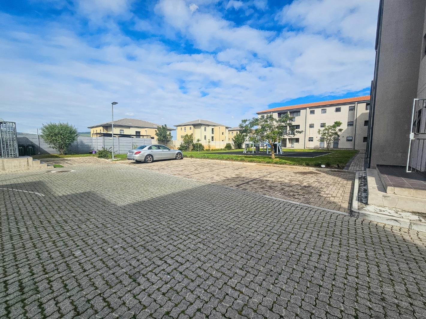2 Bedroom Apartment in Parklands
