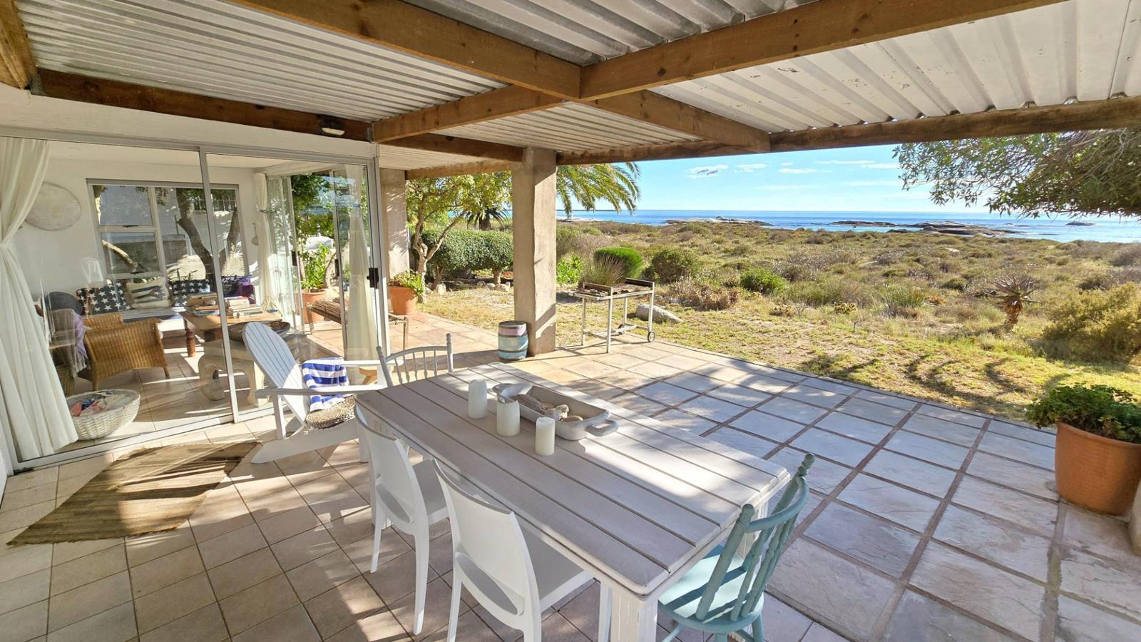 2 Bedroom House in St Helena Bay