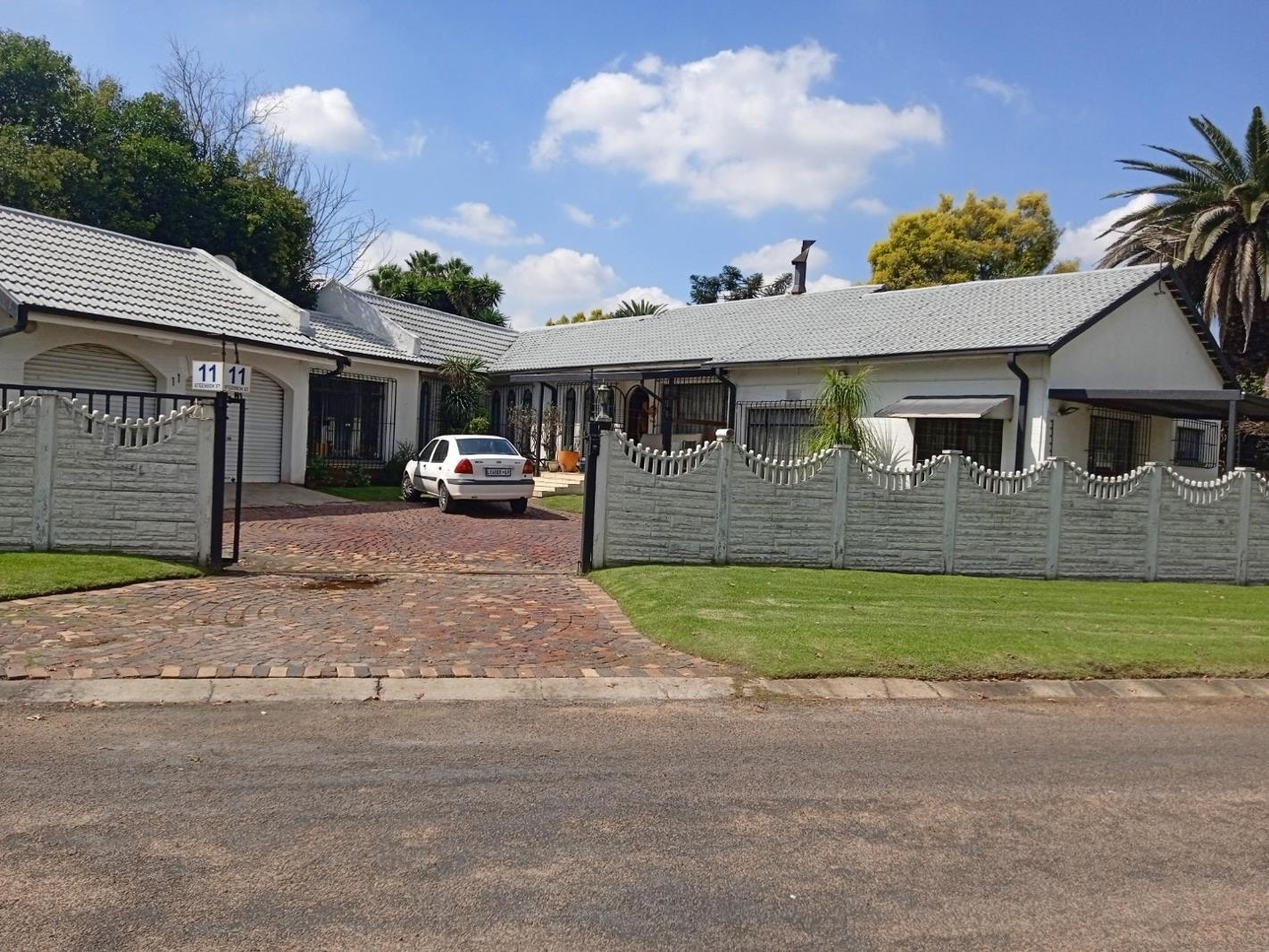 4 Bedroom House in Verwoerdpark
