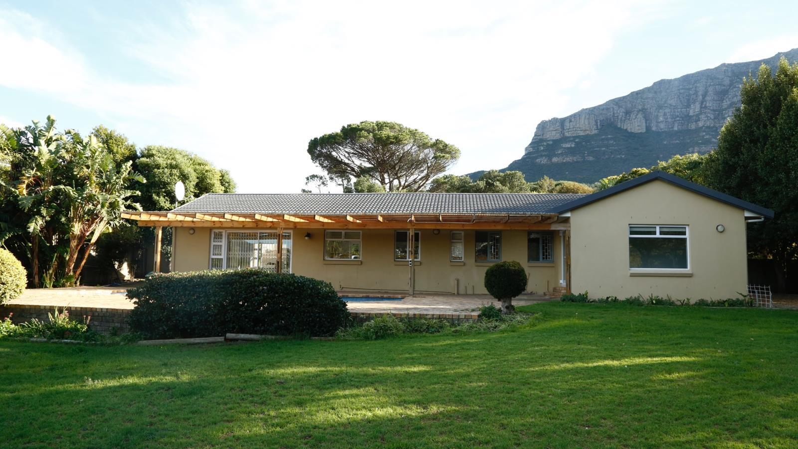 4 Bedroom House in Hout Bay and surrounds