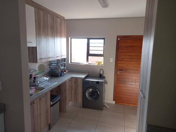 3 Bedroom House in Hillside