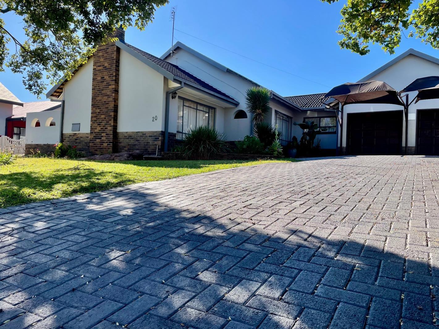 3 Bedroom House in Adamayview