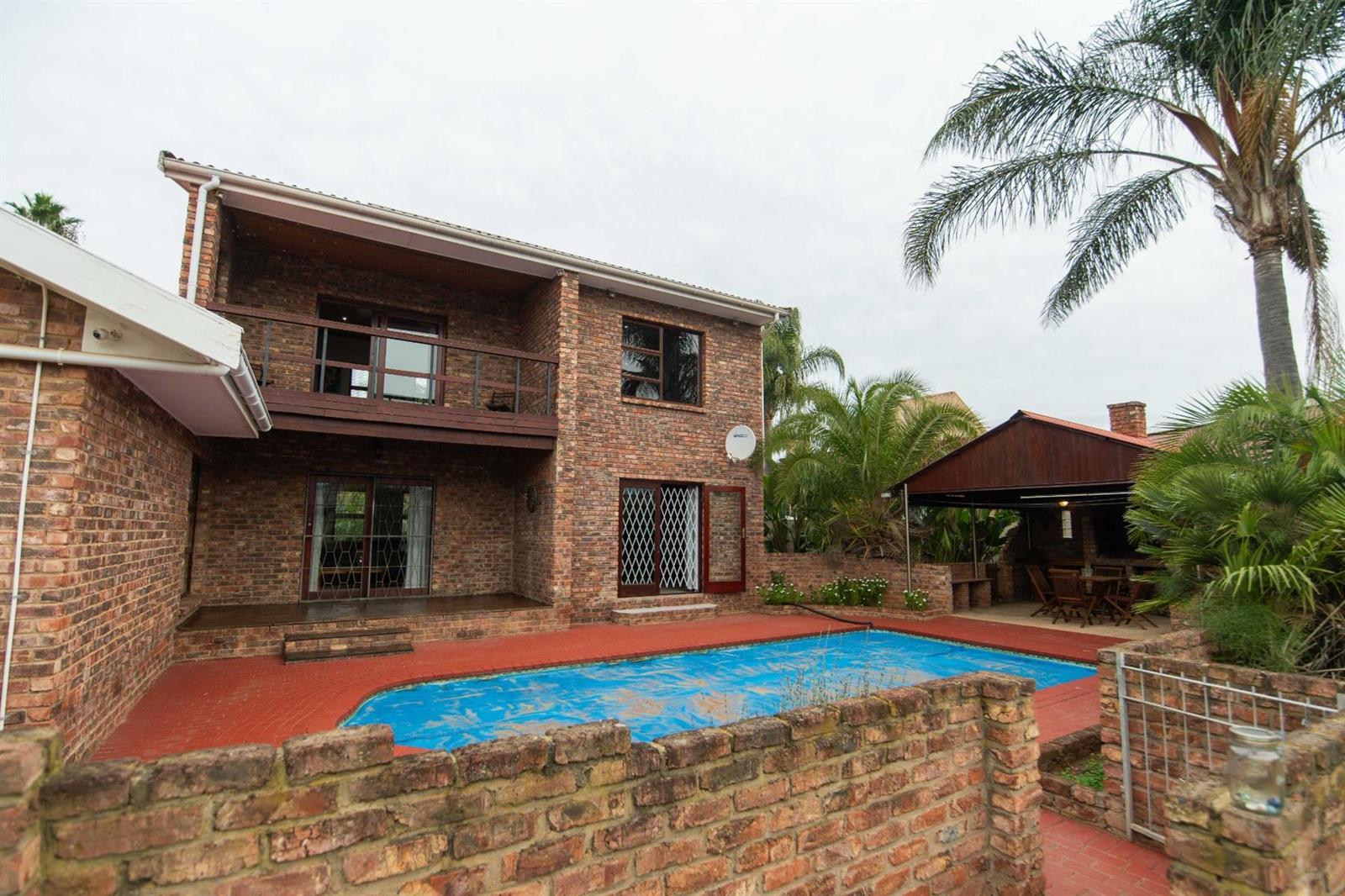 3 Bedroom House in Campher Park