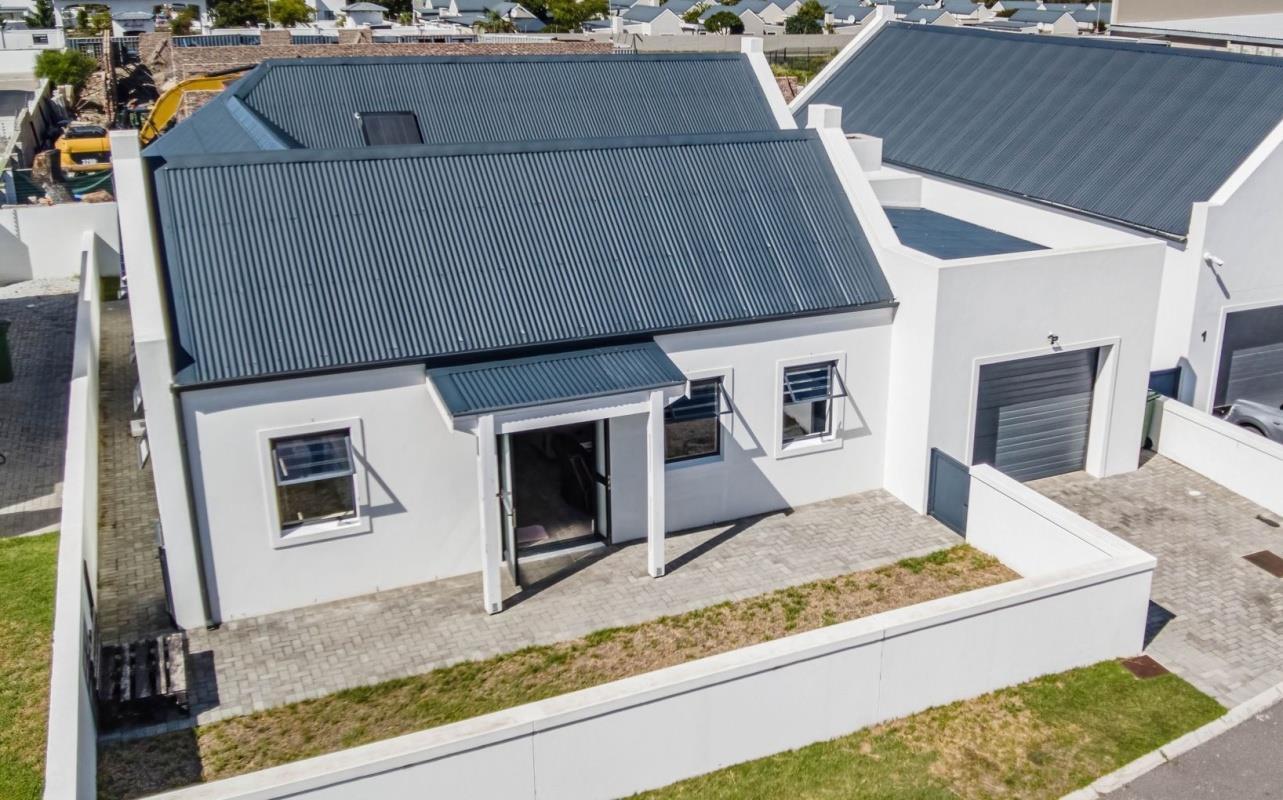 3 Bedroom Townhouse in Sandbaai