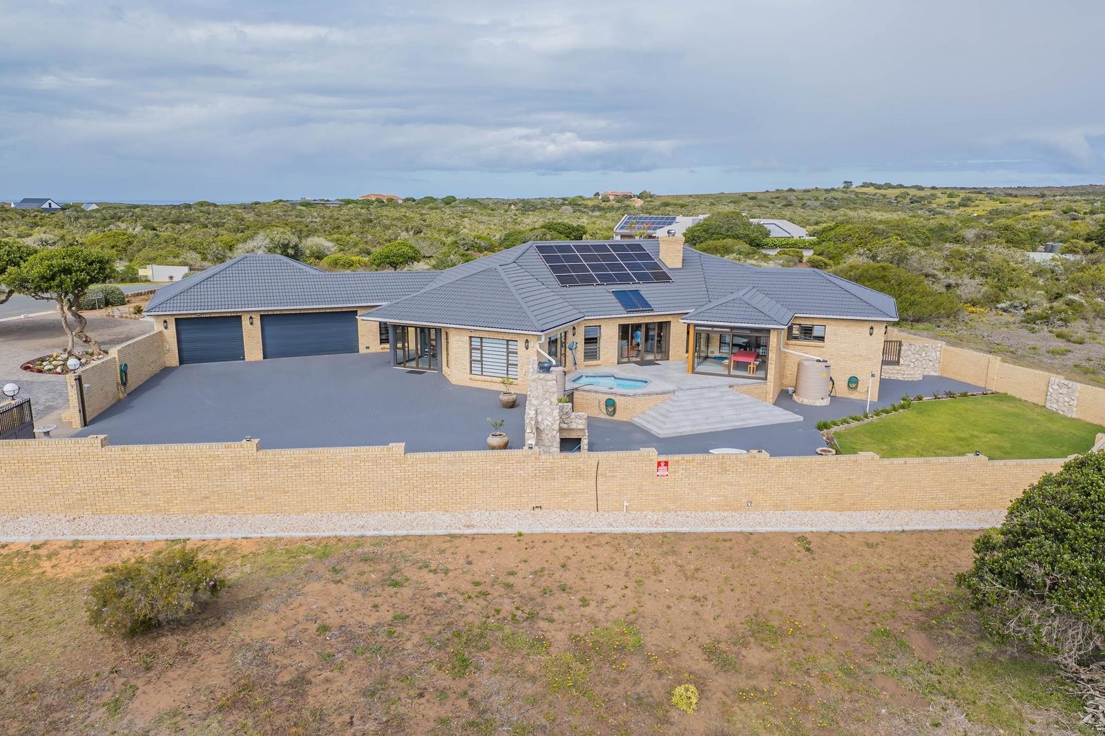 3 Bedroom House in Stilbaai Wes