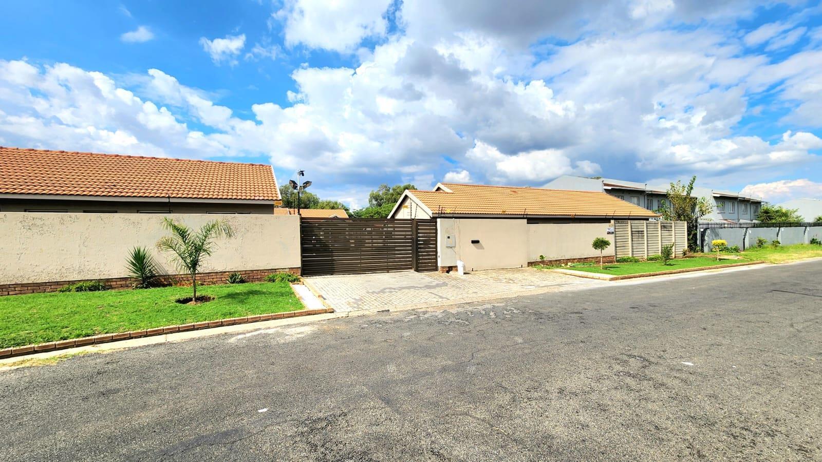2 Bedroom Apartment in Lambton Gardens
