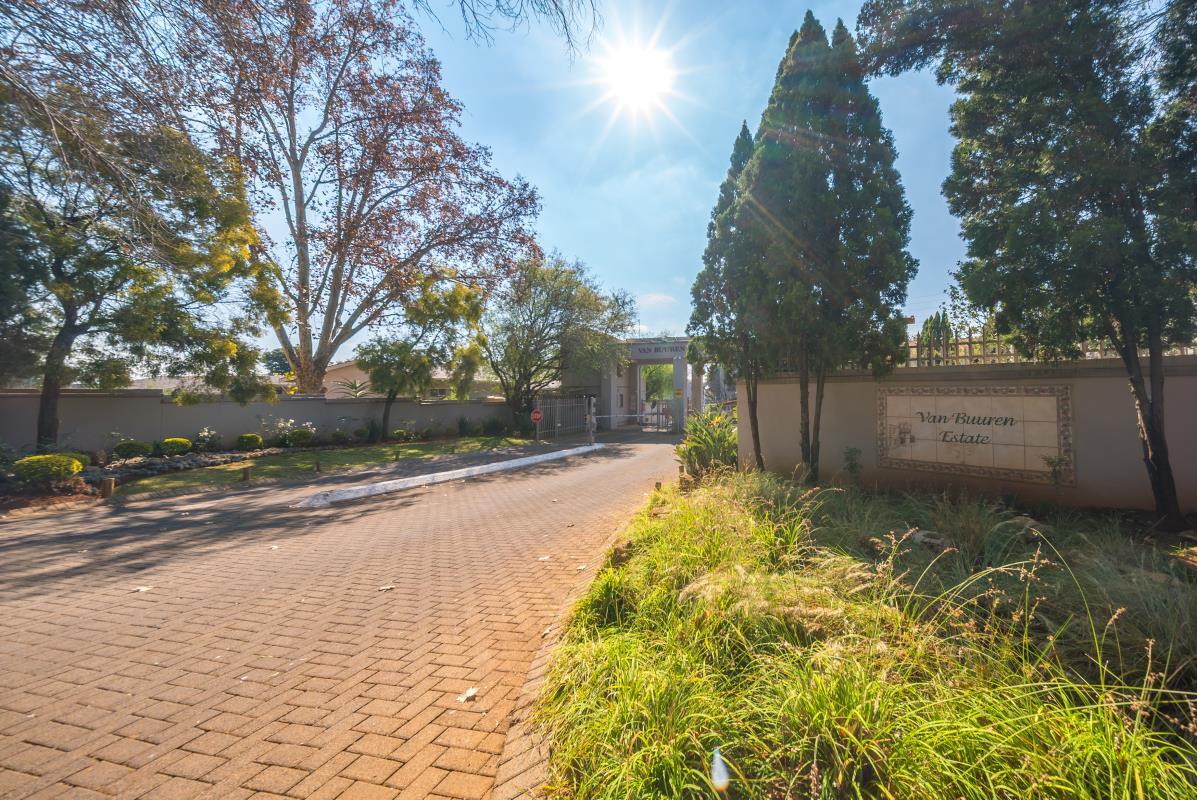 3 Bedroom Apartment in Bedford Gardens
