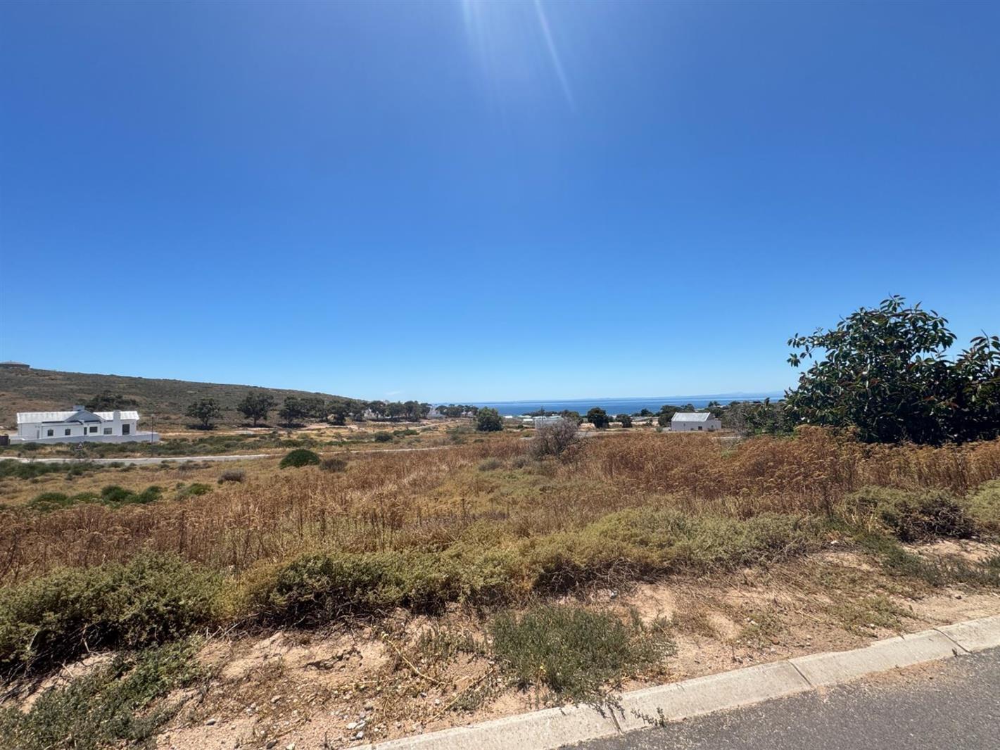 400 m² Land available in St Helena Views
