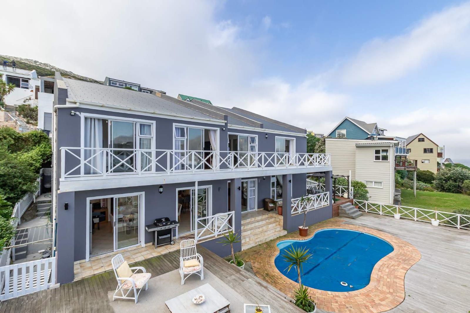 6 Bedroom House in Glen Marine