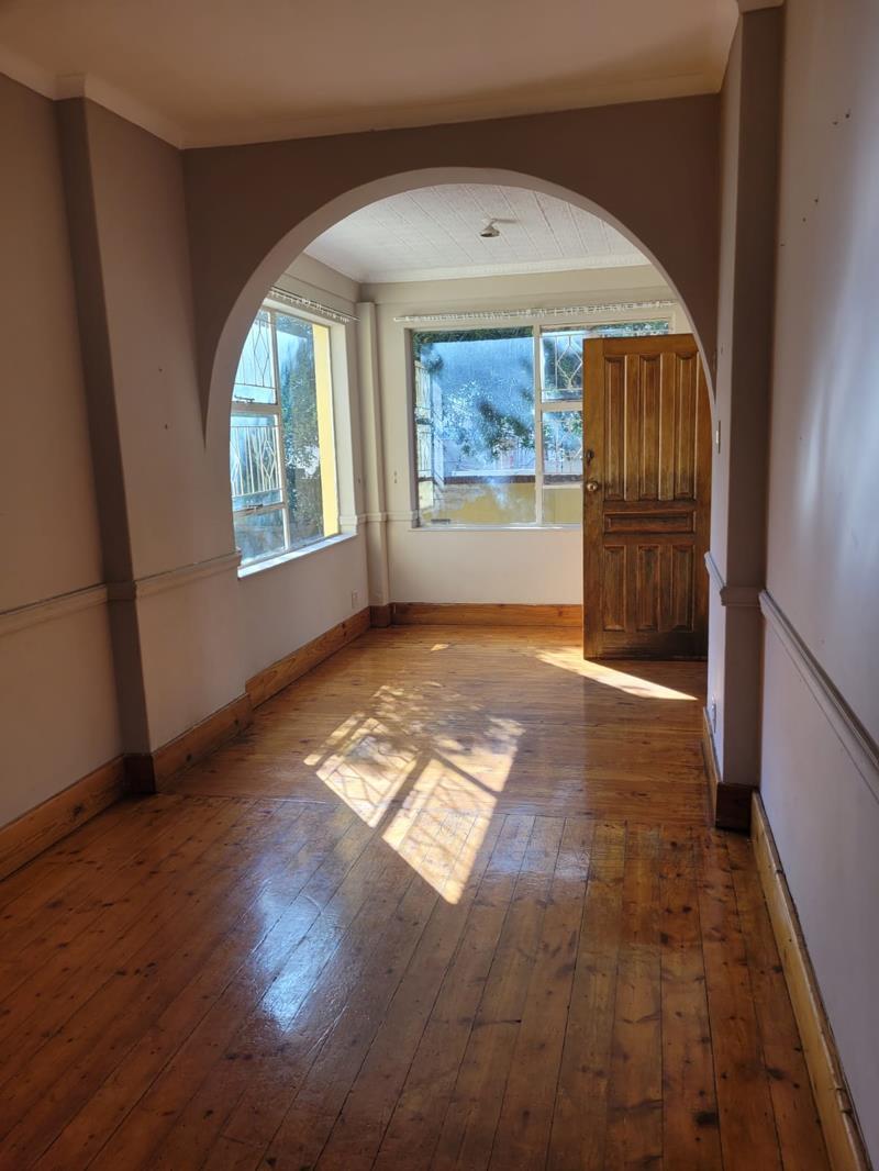 3 Bedroom House in Kensington