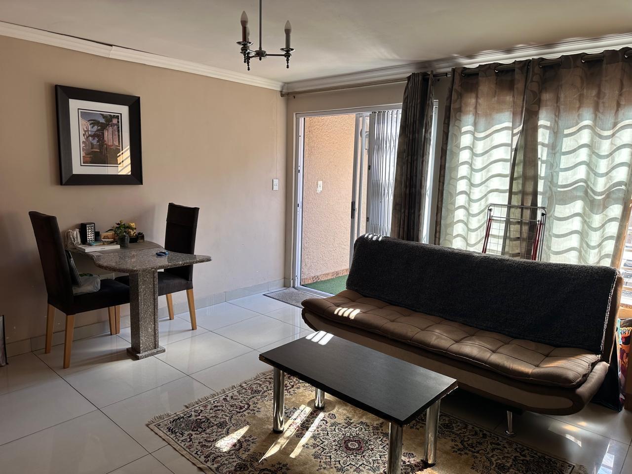 1 Bedroom Garden Cottage in Hurlingham