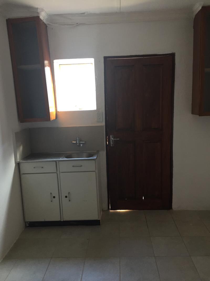 1 Bedroom Garden Cottage in East Lynne