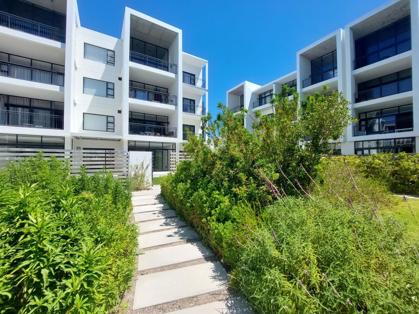 3 Bedroom Apartment in Paardevlei