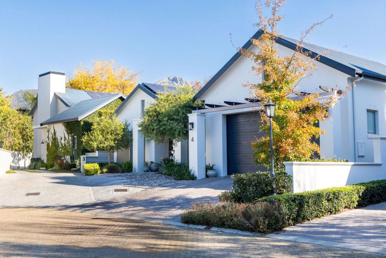 4 Bedroom House in Paarl Central East