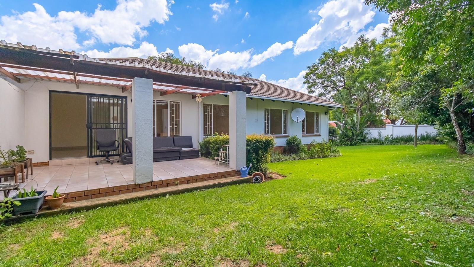 4 Bedroom House in Douglasdale