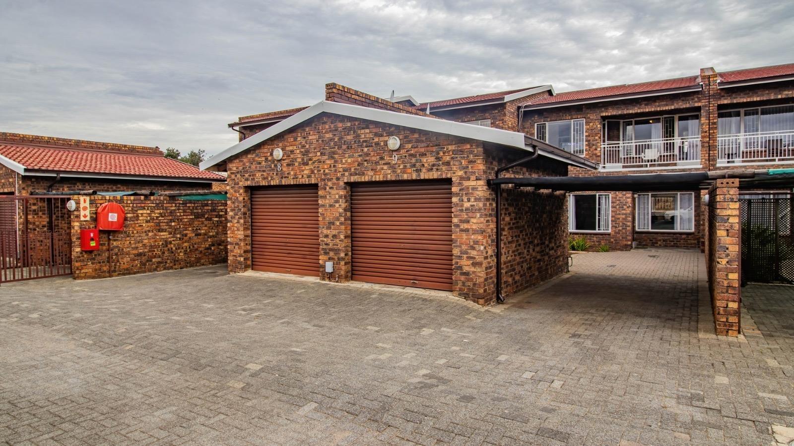 3 Bedroom Townhouse in Brackenhurst