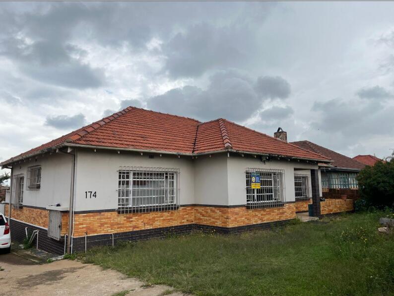4 Bedroom House in Linmeyer