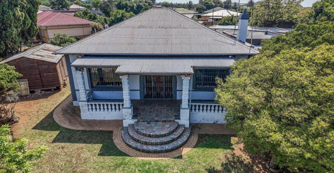 5 Bedroom House in Primrose