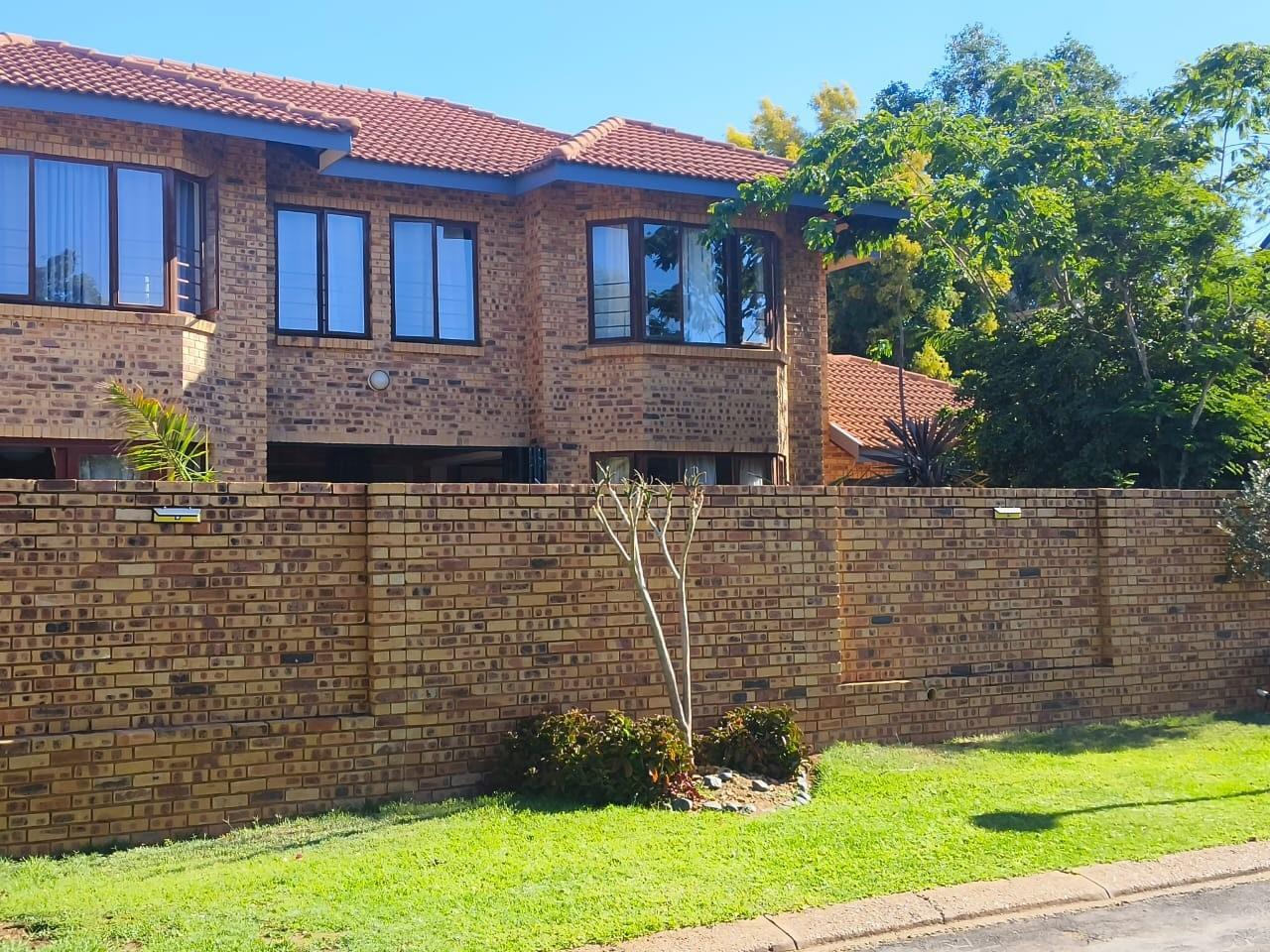 4 Bedroom House in Silver Lakes Golf Estate