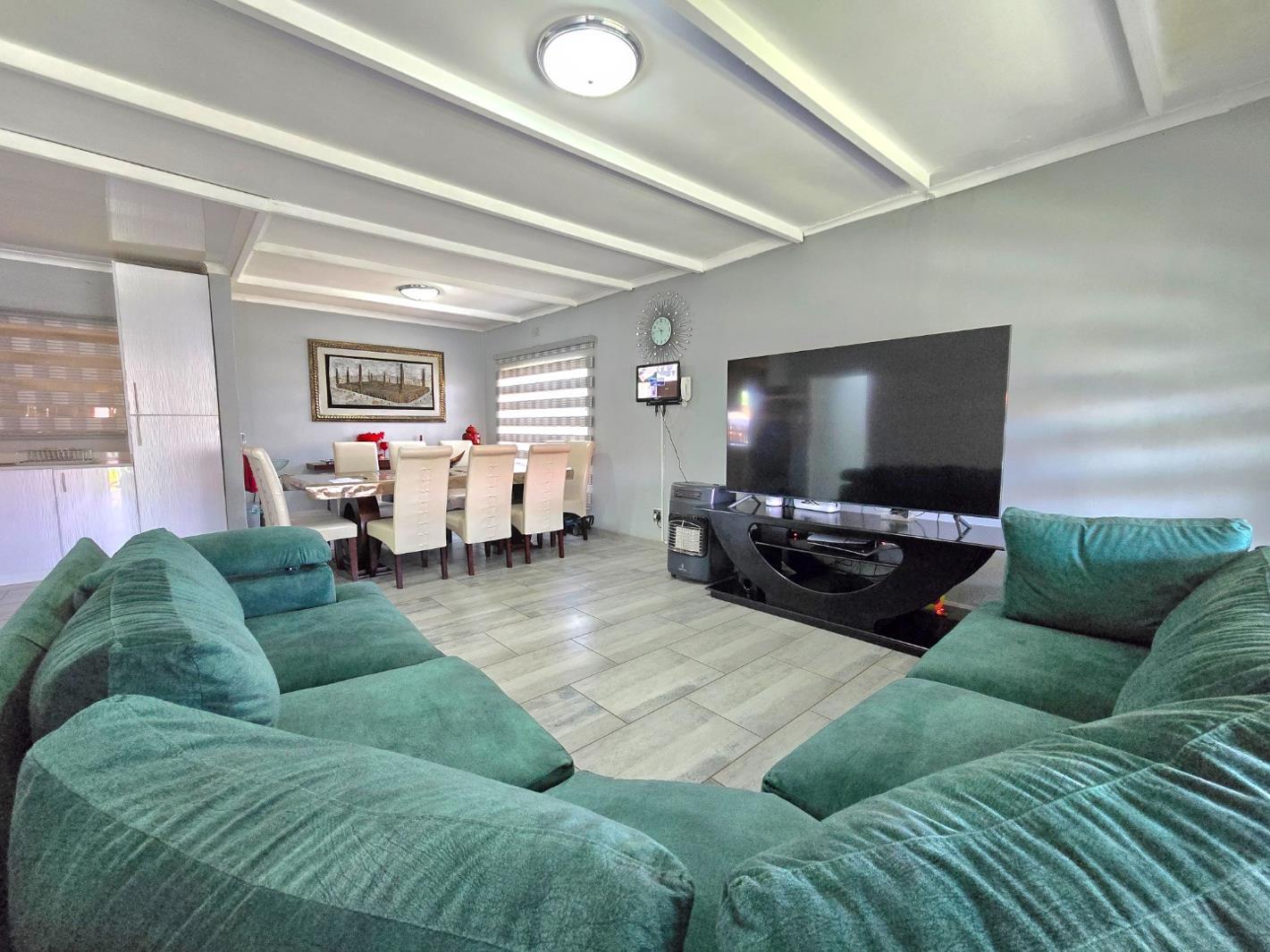 4 Bedroom House in Evans Park
