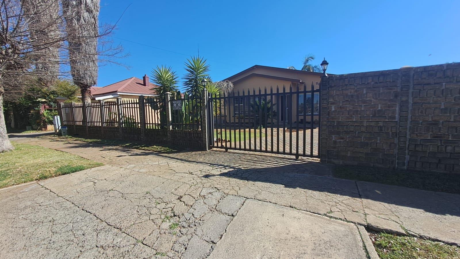 4 Bedroom House in Krugersdorp West