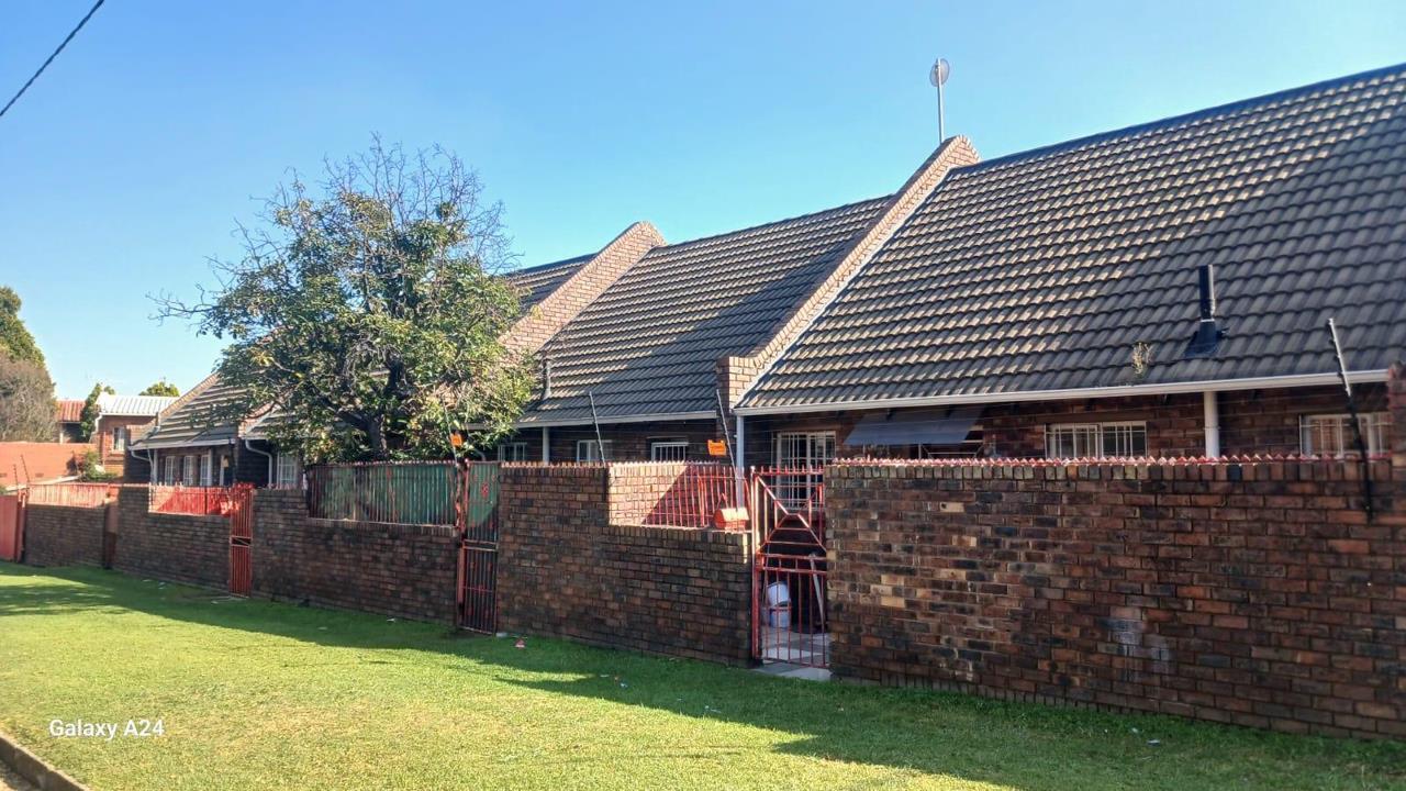 2 Bedroom Apartment in Forest Hill