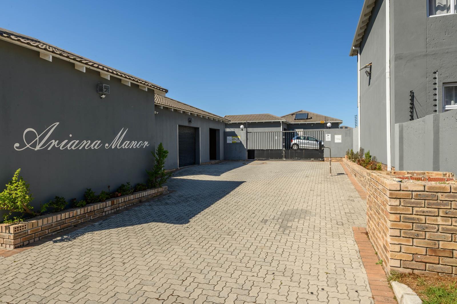 2 Bedroom Duplex in Overbaakens