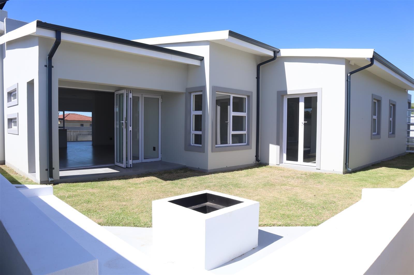 3 Bedroom House in Aston Bay