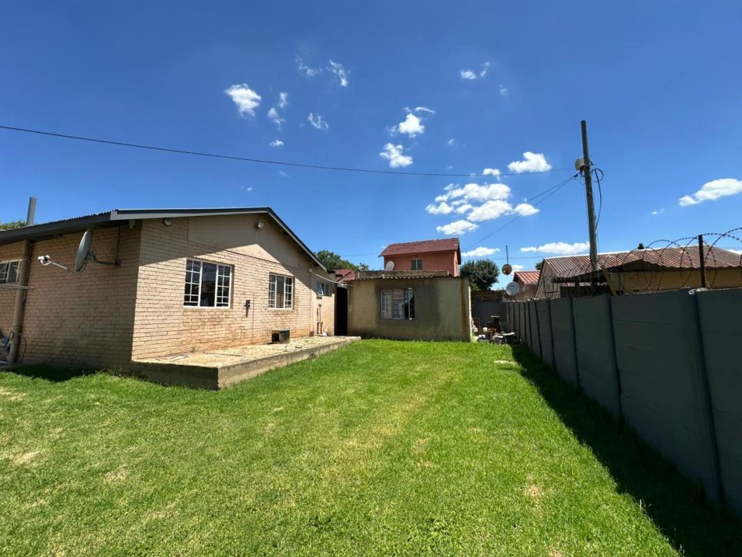 3 Bedroom House in Klopperpark